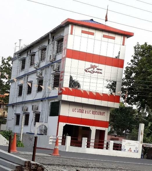 Hotel Queen Islampur Екстериор снимка